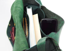 Load image into Gallery viewer, Athol Shoulder