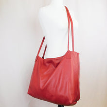 Charger l'image dans la galerie, Darlington Tote Bag