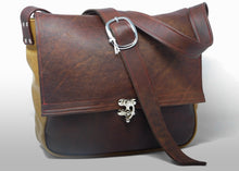 Load image into Gallery viewer, St. Martins Crossbody
